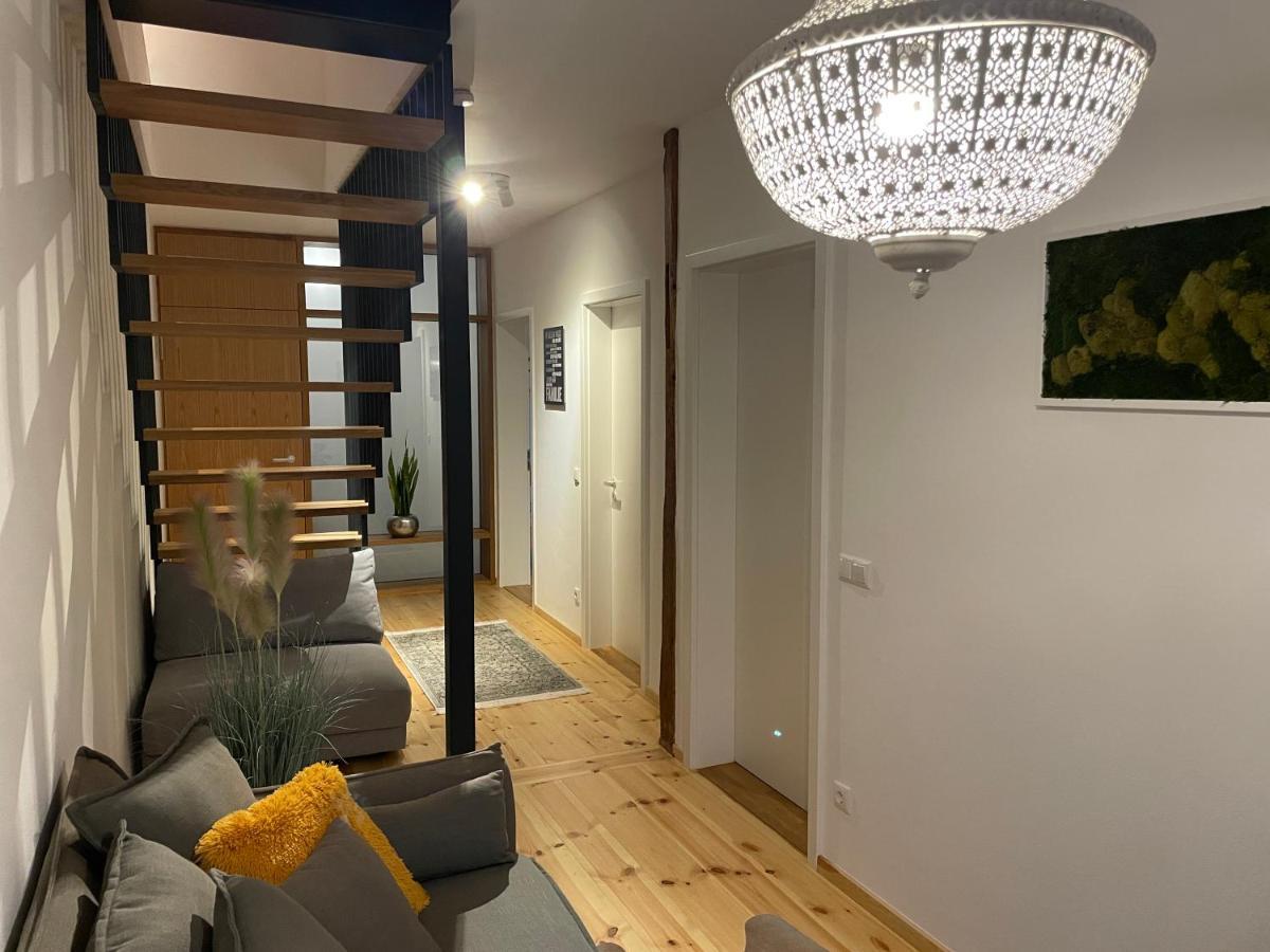 Ferienwohnung Voh Super Exklusives Loft, Zentral, Smart-Tv, Parkplatz Vohenstrauss Exterior foto